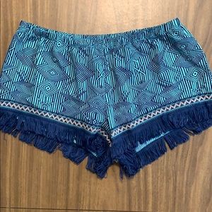 Silky shorts with fringe. Medium